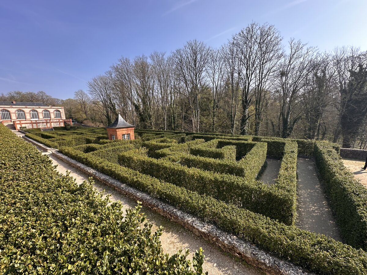 Dzīvžogu labirinti (franču valodā labyrinthes de haies)